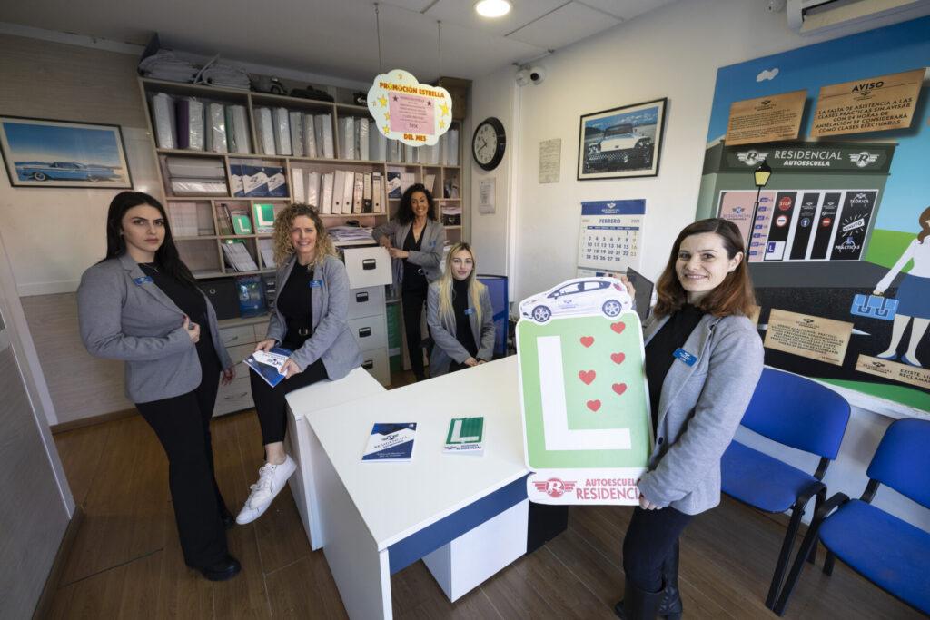 El equipo de secretarias de Autoescuela Residencial - Foto: Vicente Marí Diario de Ibiza